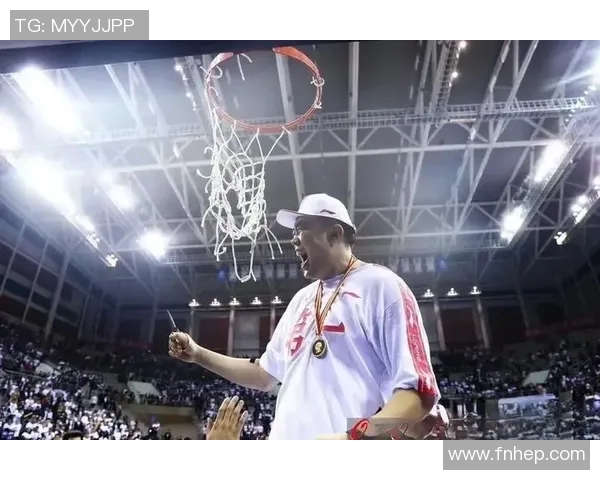 辽宁队夺得CBA总冠军后球迷狂欢场面感人